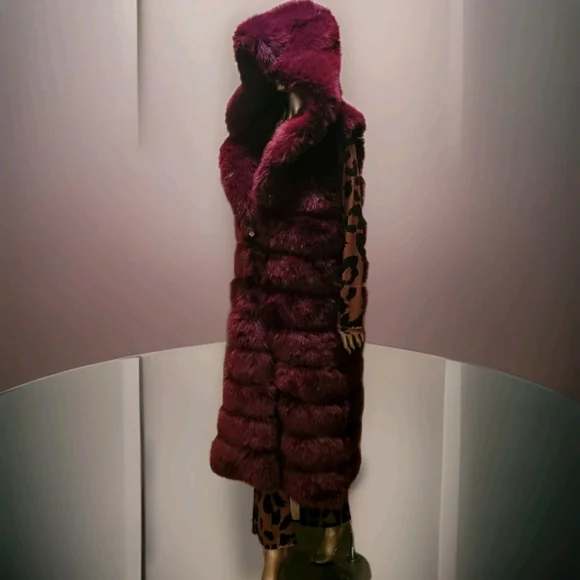 SOLD NWT Luxurious Burgandy Faux Fur Long Hooded Vest Sz M - Picture 8 of 16